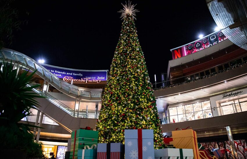 santa-monica-place-christmas-tree